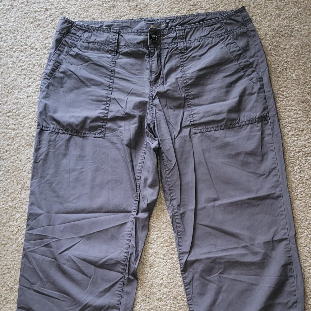 The Limited - Outback Red Gray Capris Size 8